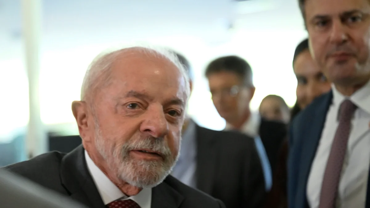 Lula sobre "bondades": não vou deixar de dar benefício porque tem eleição