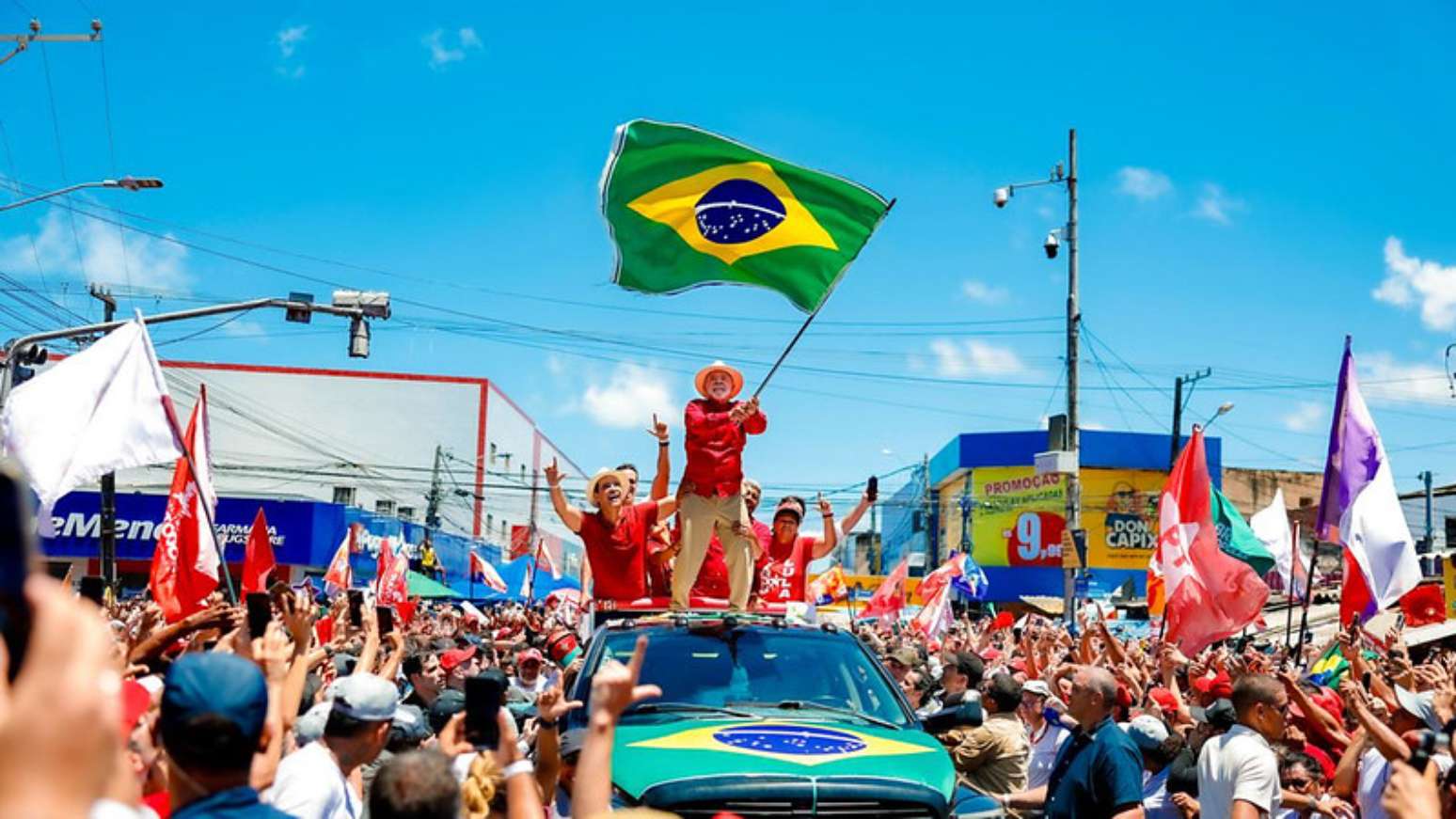 Luiz In&aacute;cio Lula da Silva durante ato de campanha em Natal