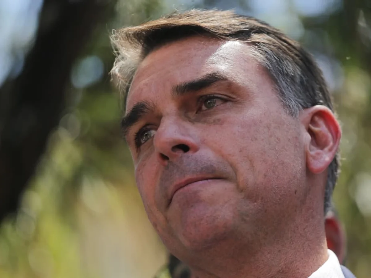 Flávio mobiliza aliados para conter desgaste com episódio do Bolsa Família