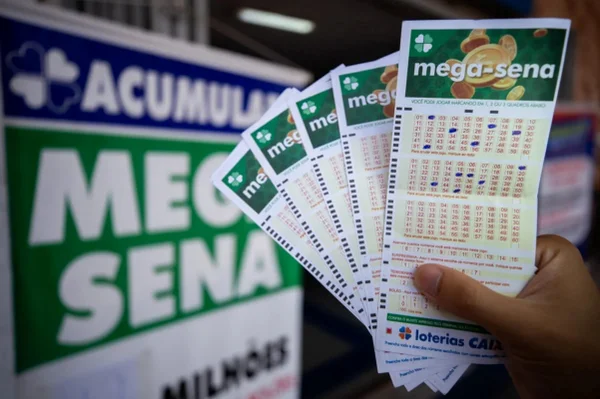 Mega-Sena acumula e prêmio vai a R$ 200 milhões. Veja dezenas sorteadas