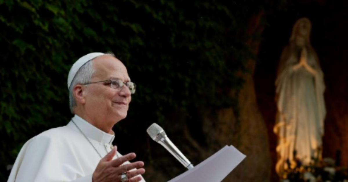 Papa Leão XIV tem noite tranquila após cirurgia para retirada de tumor, diz Vaticano