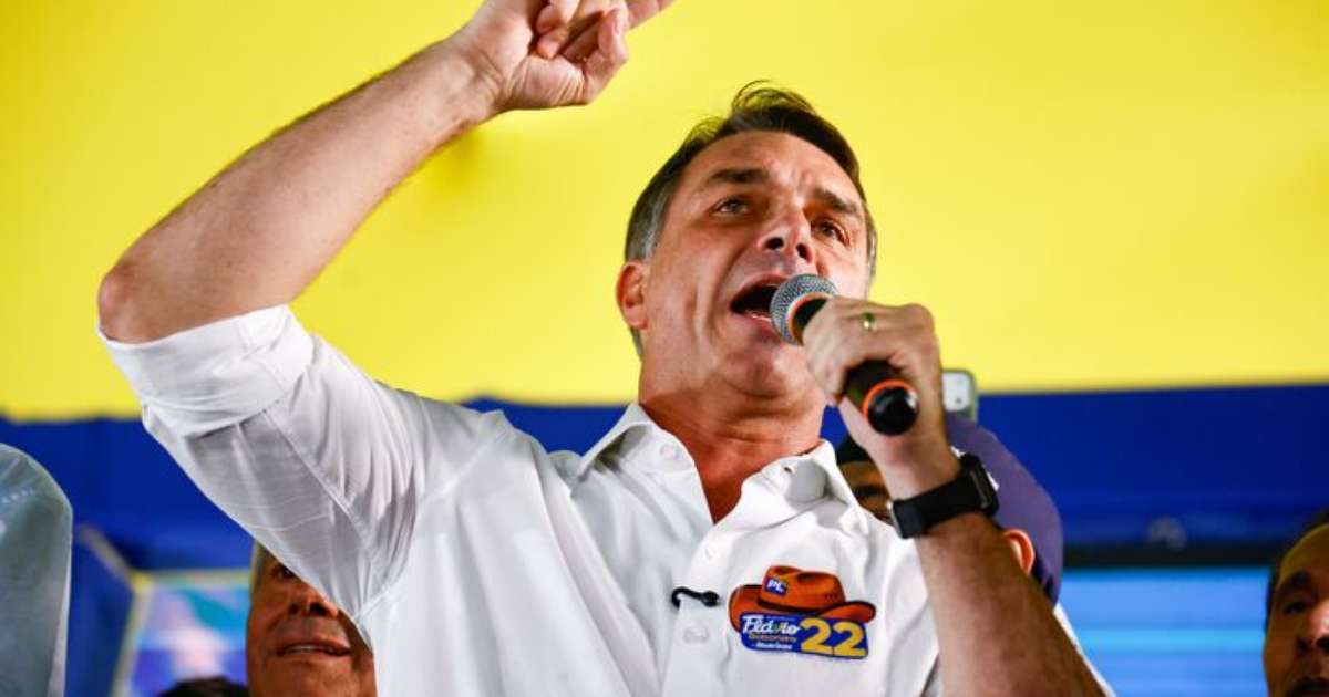 Assim como o pai, Flávio Bolsonaro repete discurso contra reeleição; entenda o que seria preciso para mudar a lei
