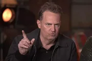 Irmã de Matthew Perry revela experiência paranormal: "Atrás do meu ombro"
