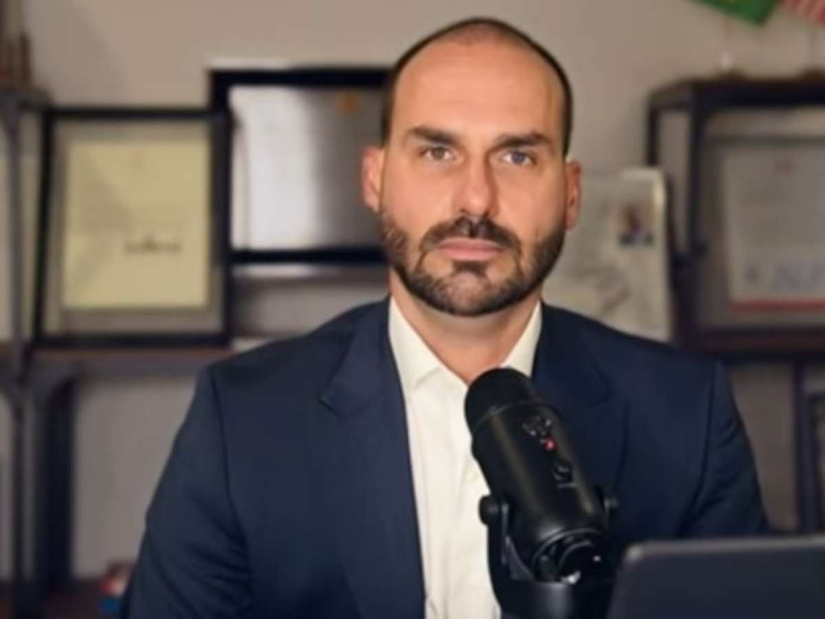 Eduardo Bolsonaro tem nome incluído no banco de mandados de prisão após decisão de Moraes
