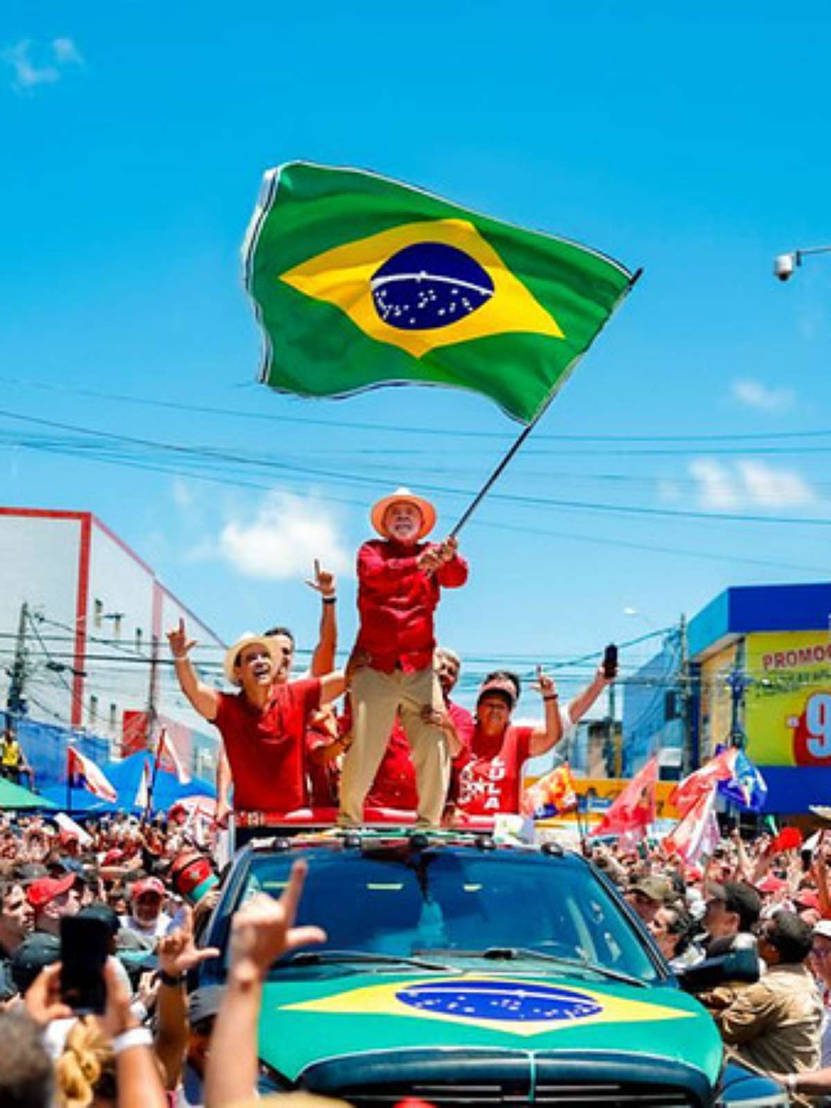 É preciso que sociedade se pergunte onde vai ser o corte que meu adversário vai fazer, diz Lula