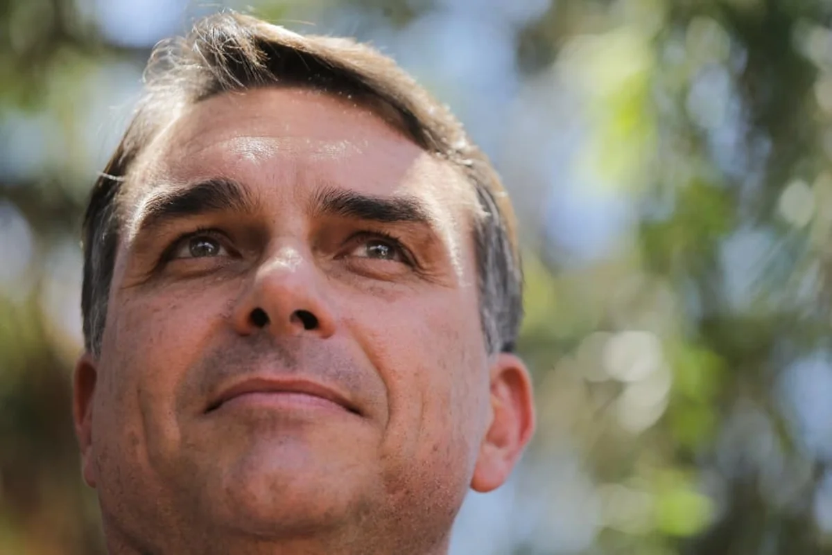 Flávio reúne eleitos do PL e pede comitês e redes mobilizados no 2º turno