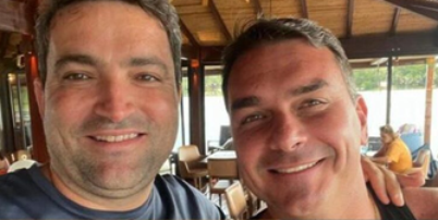Willer Tomaz e Fl&aacute;vio Bolsonaro dizem publicamente que s&atilde;o amigos Foto: Reprodu&ccedil;&atilde;o/X