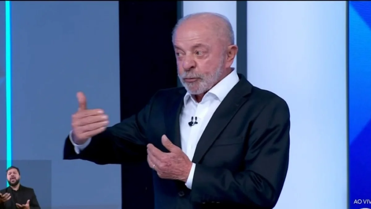 Em debate, Lula alfineta Flávio Bolsonaro: "Não conhece o Brasil"