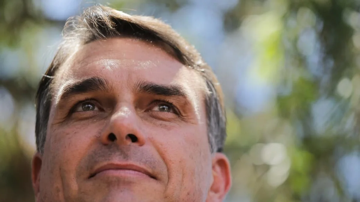 Flávio reúne eleitos do PL e pede comitês e redes mobilizados no 2º turno