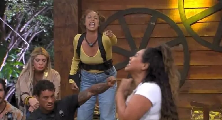 Nostalgia! Peões se reúnem para dançar música tema de novela infanto-juvenil; veja