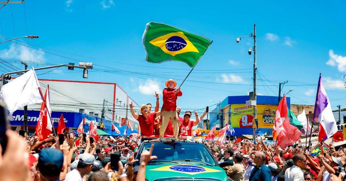 É preciso que sociedade se pergunte onde vai ser o corte que meu adversário vai fazer, diz Lula