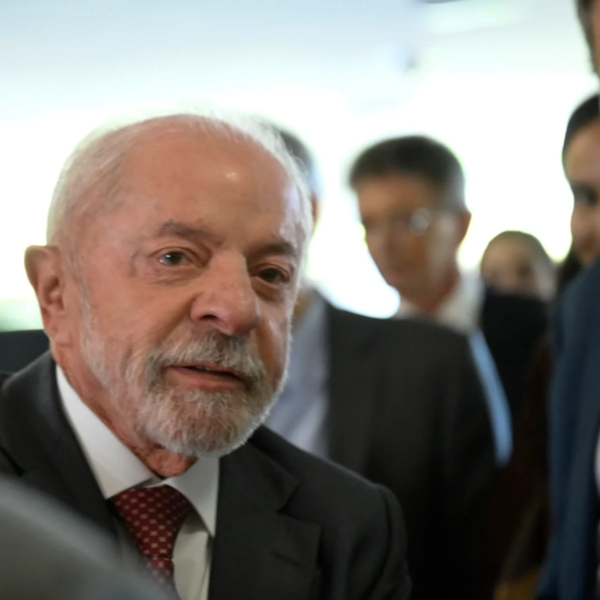 Lula sobre "bondades": não vou deixar de dar benefício porque tem eleição