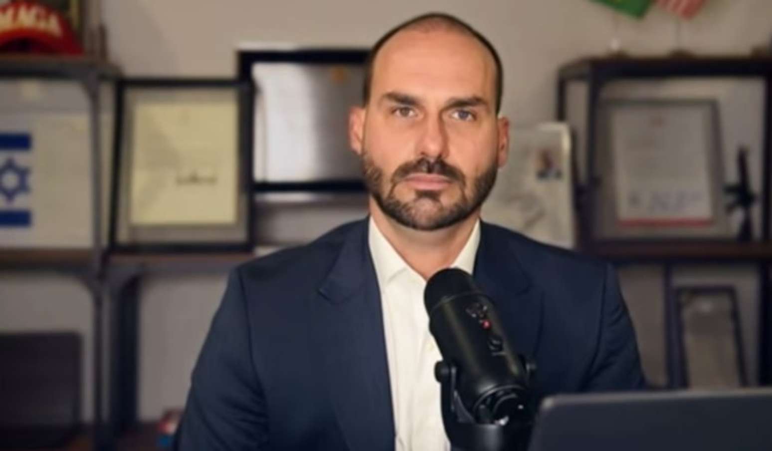 Eduardo Bolsonaro, ex-deputado federal, condenado a quatro anos e dois meses de pris&atilde;o