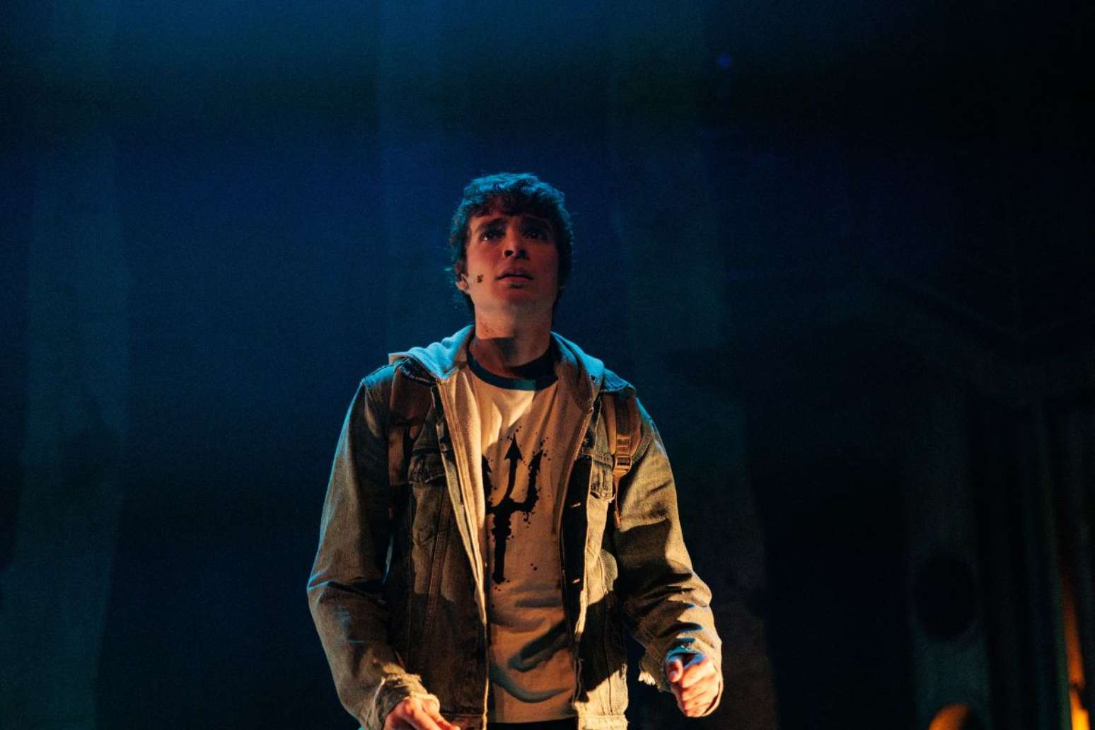 João Lucas relembra bullying que sofreu na adolescência e faz paralelo com papel no teatro