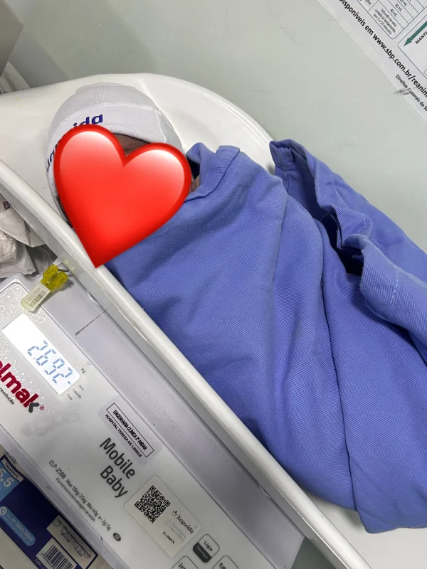 Fãs celebram o nascimento de Ravi, filho de Raquel e sobrinho de Davi Brito