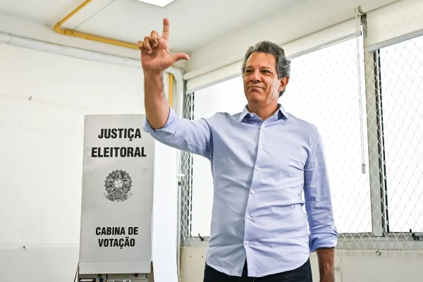 Após derrotas, Haddad ainda é nome do PT mas tem futuro incerto para 2030 - destaque galeria