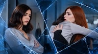 Volkan briga com Sinan por causa de Asya, e Derin termina o casamento em Iludida